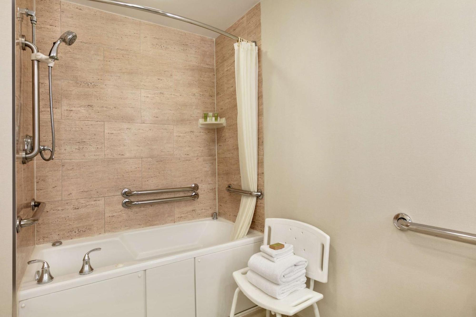 Hilton Ocean Oceanfront Resort 4*