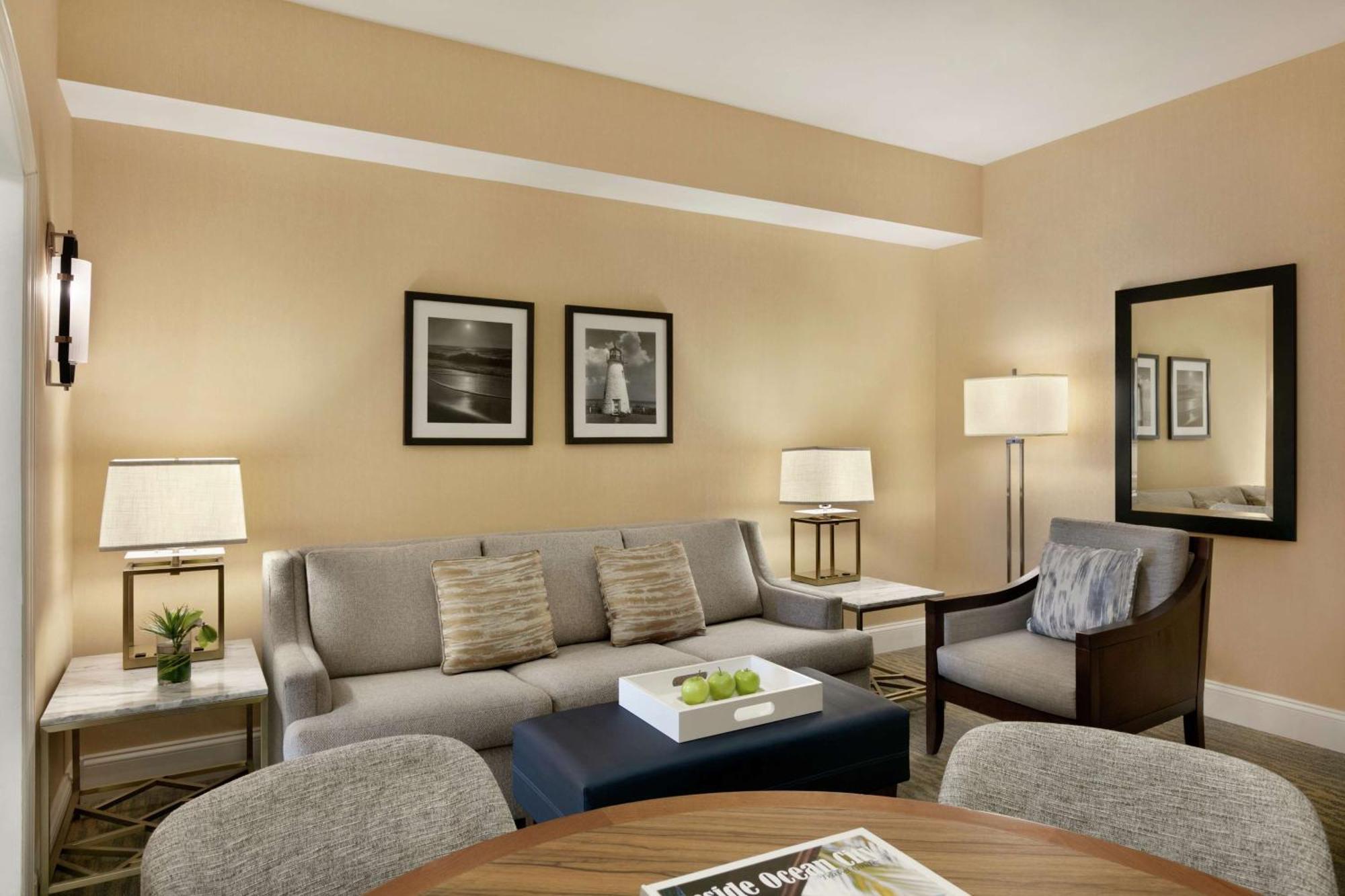 Hilton Ocean Oceanfront 4*