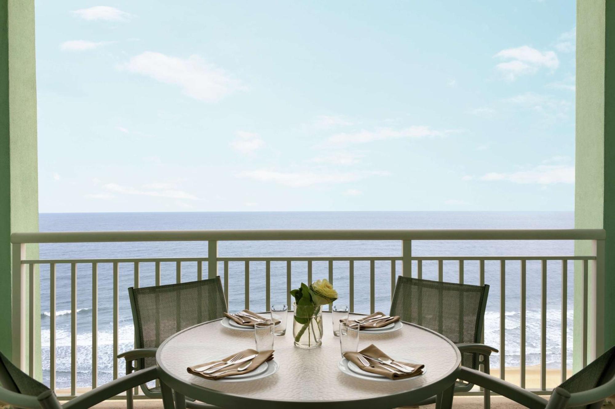 Hilton Ocean Oceanfront 4*