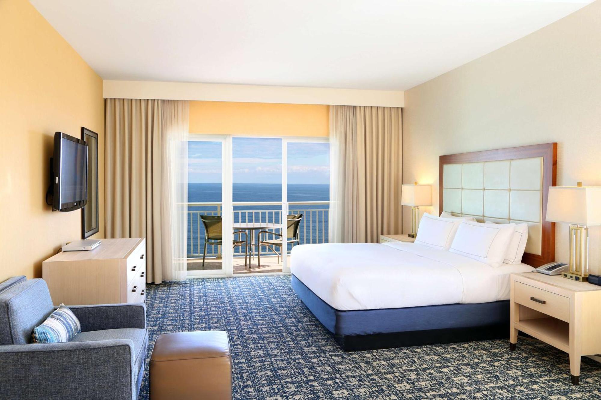 Hilton Ocean Oceanfront 4*